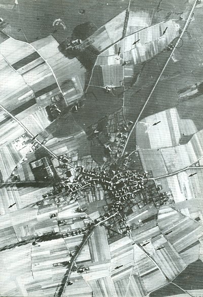 Luftbild mit Stellungen 1945